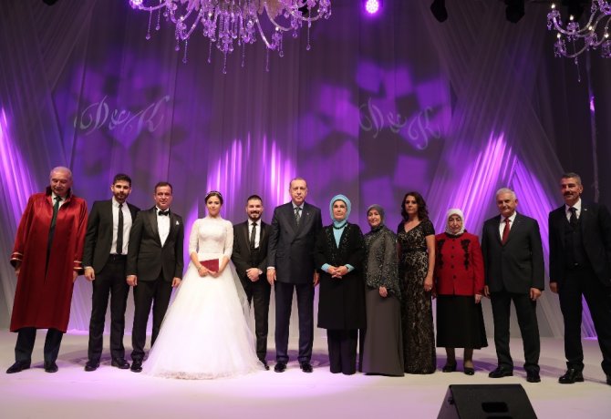 cumhurbaskani-erdogan-nikah-sahidi-oldu3.jpg