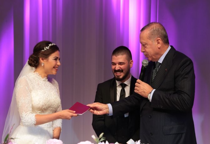 cumhurbaskani-erdogan-nikah-sahidi-oldu45.jpg