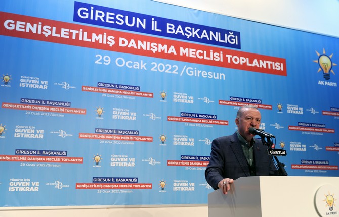 cumhurbaskani-erdogan-partisinin-giresun-il-danisma-meclisi-toplantisinda-konustu-8.jpg