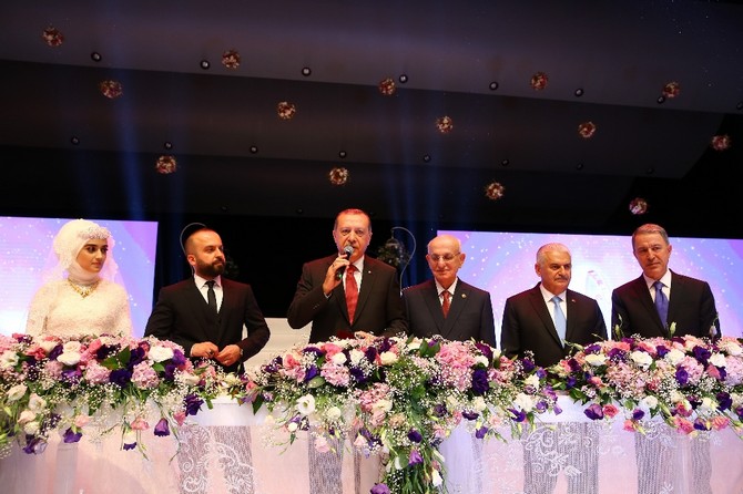 cumhurbaskani-recep-tayip-erdogan,-cumhurbaskanligi-genel-sekreteri-fahri-kasirganin-oglu-serdar-kasirga-ile-anayasa-mahkemesi-uyesi-recai-akyelin-kizi-seyma-akyelin-nikah-torenine-katildi-(4).jpg