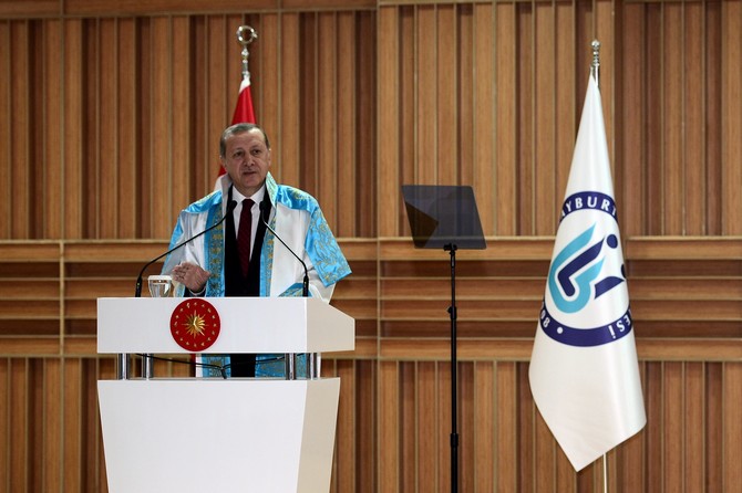 cumhurbaskani-recep-tayyip-erdogana-bayburt-universitesi-tarafindan-fahri-doktora-unvani-verildi-(2).jpg