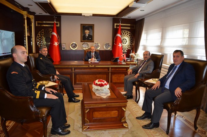 cumhurbaskanligi-kararnamesiyle-bitlis-valiligi-gorevinden-trabzon-valiligi-gorevine-atanan-ismail-ustaoglu-bugun-trabzona-geldi--(4).jpg