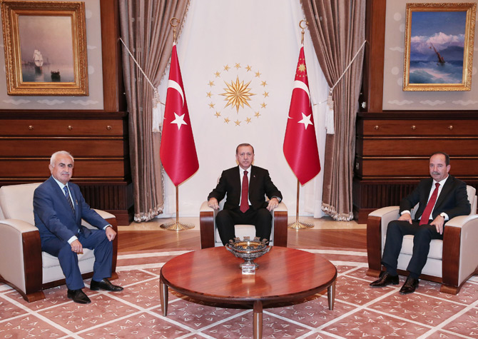 cumhurbaskanligi-kulliyesi’ne-giden-ilk-chp’li-2.jpg cumhurbaskanligi-kulliyesi’ne-giden-ilk-chp’li-2.jpg