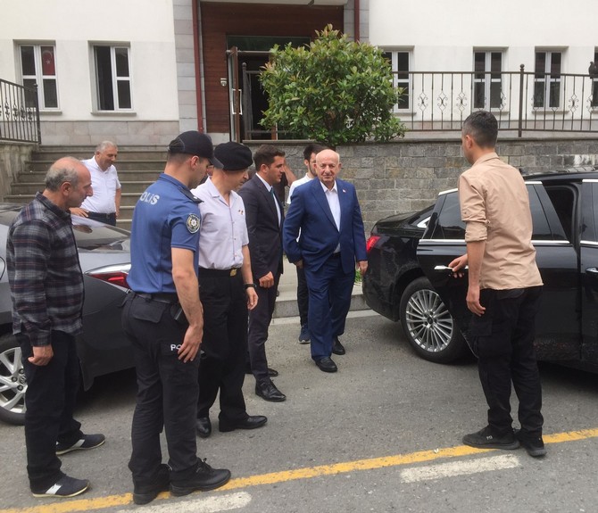 cumhurbaskanligi-yik-uyesi-ismail-kahraman-ikizdere-kaymakamligini-ziyaret-etti-4.jpg