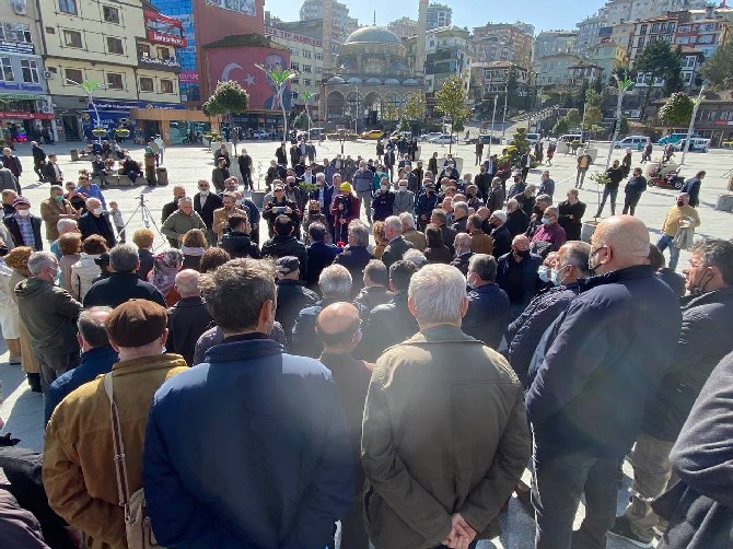 cumhuriyet-halk-partisi-rize-il-baskanligi-tarafindan-fahis-fiyatlarda-artan-gubre-fiyatlari-protesto-edildi-4.jpg