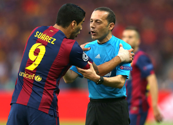 cuneyt-cakir-yonetti-barcelona-sampiyonlar-ligi-sampiyonu-oldu.jpg cuneyt-cakir-yonetti-barcelona-sampiyonlar-ligi-sampiyonu-oldu.jpg