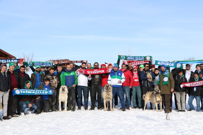 d.g.-sivasspor-taraftarlari,-caykur rizespor-taraftarlarini-kangal-uretim-merkezi’nde-agirladi-(1).jpg