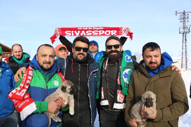 d.g.-sivasspor-taraftarlari,-caykur rizespor-taraftarlarini-kangal-uretim-merkezi’nde-agirladi-(2).jpg