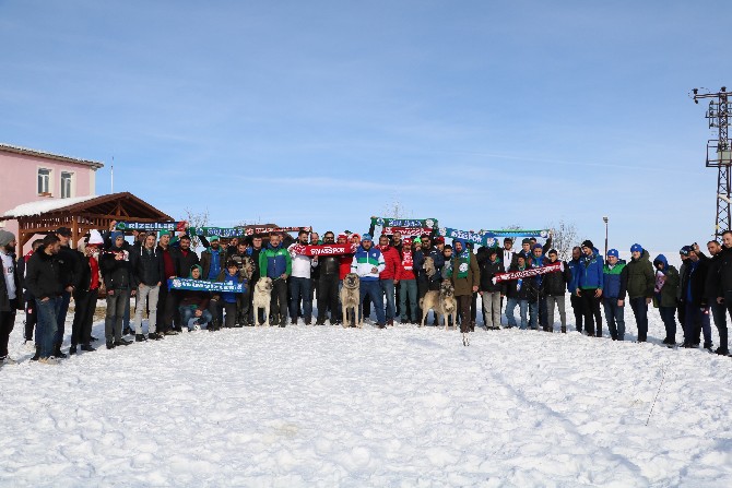 d.g.-sivasspor-taraftarlari,-caykur rizespor-taraftarlarini-kangal-uretim-merkezi’nde-agirladi-(8).jpg