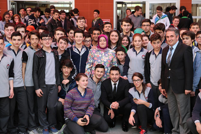 davut-guloglu-rizede-renk-projesine-destek-verdi-10.jpg davut-guloglu-rizede-renk-projesine-destek-verdi-10.jpg