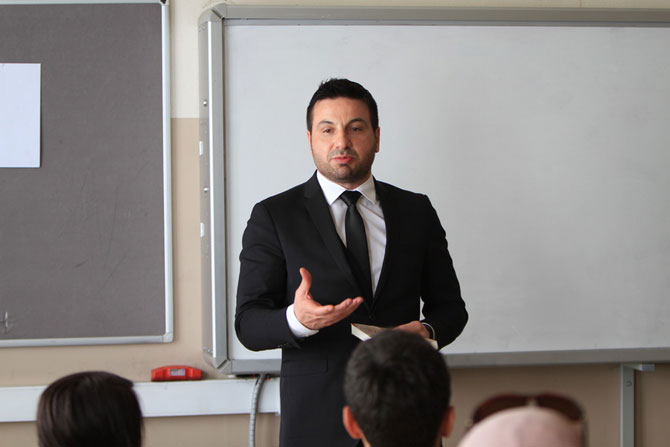 davut-guloglu-rizede-renk-projesine-destek-verdi-5.jpg davut-guloglu-rizede-renk-projesine-destek-verdi-5.jpg