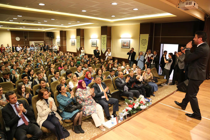 davut-guloglu-rizede-renk-projesine-destek-verdi-8.jpg davut-guloglu-rizede-renk-projesine-destek-verdi-8.jpg