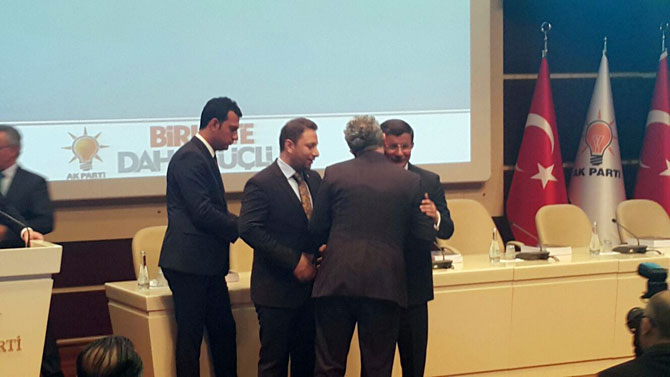 davutoglundan-avci-ve-kasapa-tebrik.jpg davutoglundan-avci-ve-kasapa-tebrik.jpg