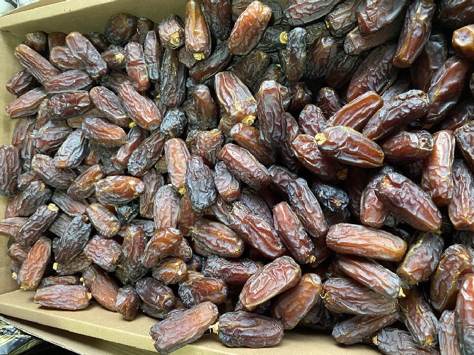 demircioglu-hac-ve-umre-malzemeleri-satis-noktasi-ile-rizede-hurma-cesitleri-size-cok-yakin-9.jpg