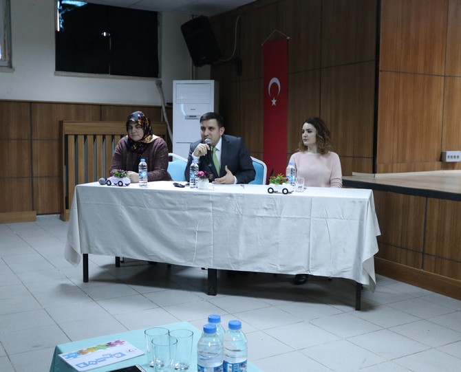 derepazari’nda-yogun-katilimli-“otizm-farkindalik”-paneli-(3).jpg