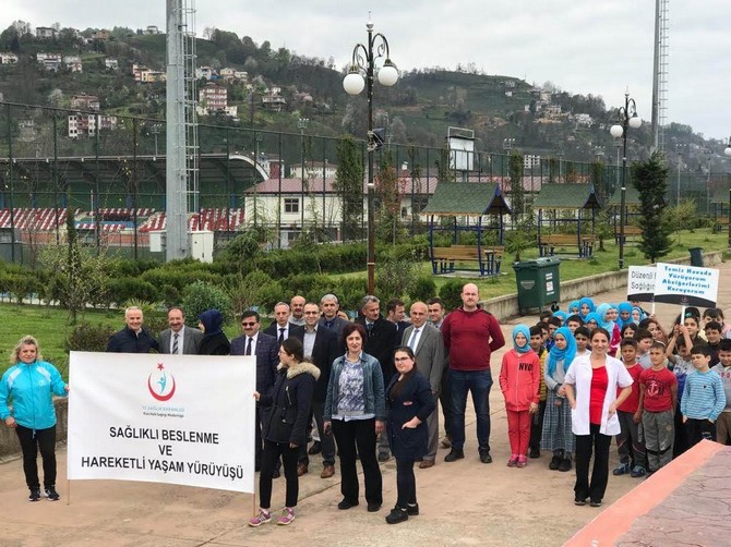 derepazari-ve-guneysu’da-saglikli-yasam-yuruyusu-duzenlendi-(8).jpg