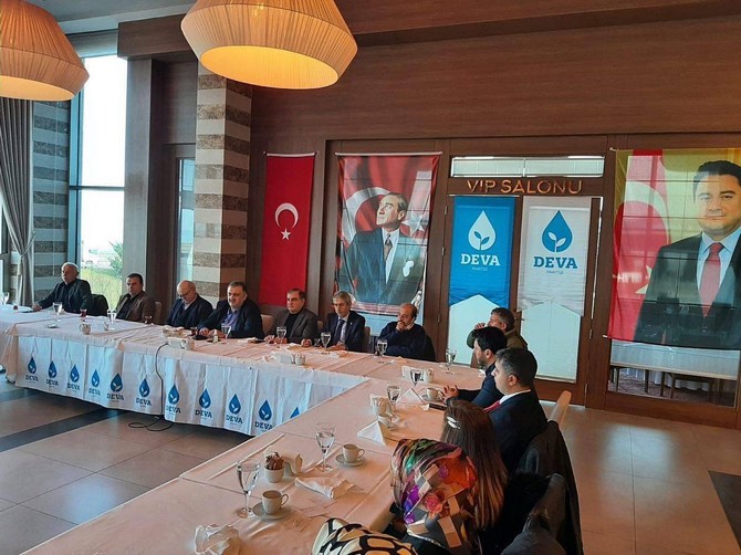 deva-partisi-genel-baskan-yardimcisi-hasan-karal-partisinin-rize-il-genisletilmis-istisare-toplantisina-katildi-4.jpg