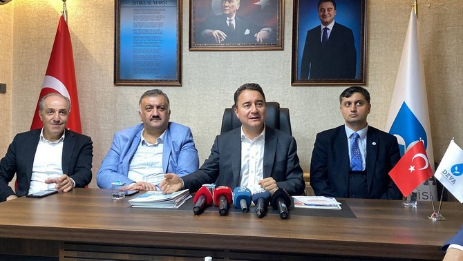 deva-partisi-genel-baskani-babacan-rizede-parti-binasinin-acilisina-katildi-3.jpg