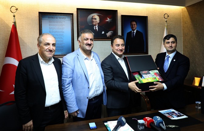 deva-partisi-genel-baskani-babacan-rizede-parti-binasinin-acilisini-gerceklestirdi-5.jpg