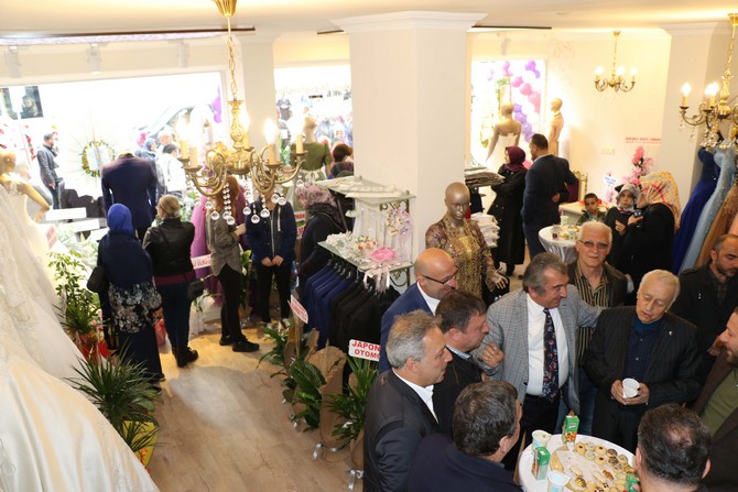 divinas-moda-evi-rize’de-acildi-(4).jpg