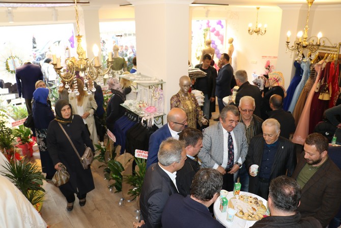 divinas-moda-evi-rize’de-acildi-(5).jpg