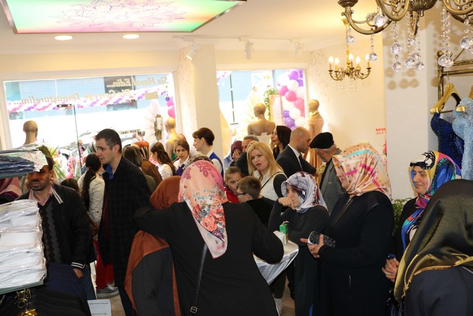 divinas-moda-evi-rize’de-acildi-(6).jpg