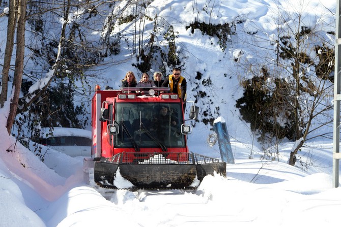 diyaliz-hastasi-paletli-kar-ambulansiyla-kurtarildi-(3).jpg