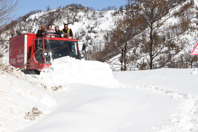 diyaliz-hastasi-paletli-kar-ambulansiyla-kurtarildi-(4).jpg