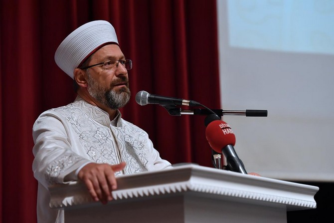 diyanet-isleri-baskani-ali-erbas-rize’de-(8).jpg