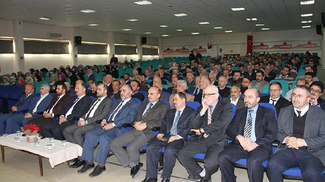 diyanet-isleri-baskanligi-yonetim-hizmetleri-genel-muduru-mehmet-bilgin-rizede-konferans-verdi-(8).jpg