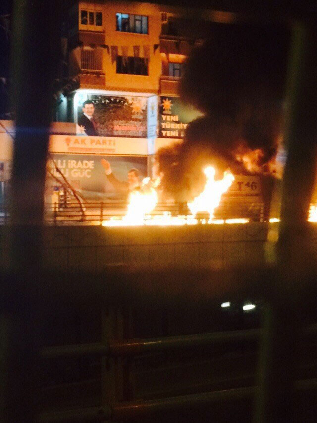 diyarbakir’da-ak-parti’ye-bombali-saldiri1.jpg