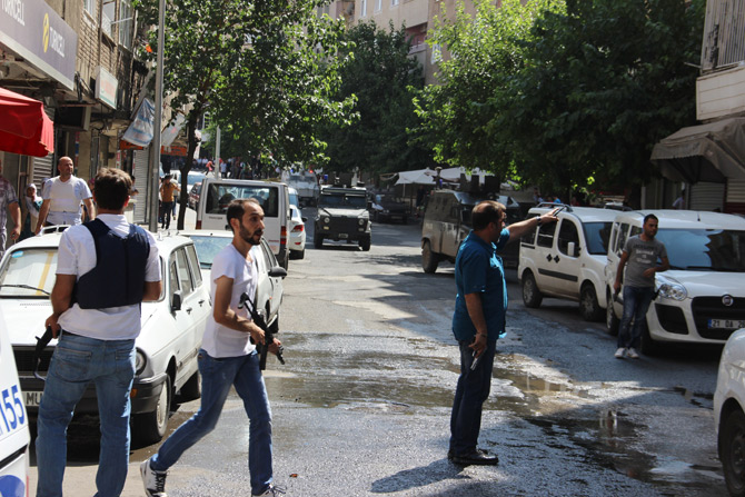 diyarbakir’dan-aci-haber-1-polis-sehit,-1-yarali-2.jpg diyarbakir’dan-aci-haber-1-polis-sehit,-1-yarali-2.jpg