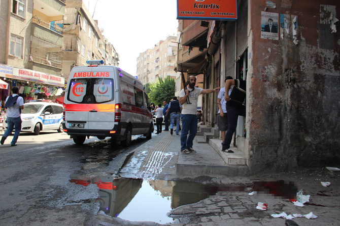 diyarbakir’dan-aci-haber-1-polis-sehit,-1-yarali-3.jpg diyarbakir’dan-aci-haber-1-polis-sehit,-1-yarali-3.jpg