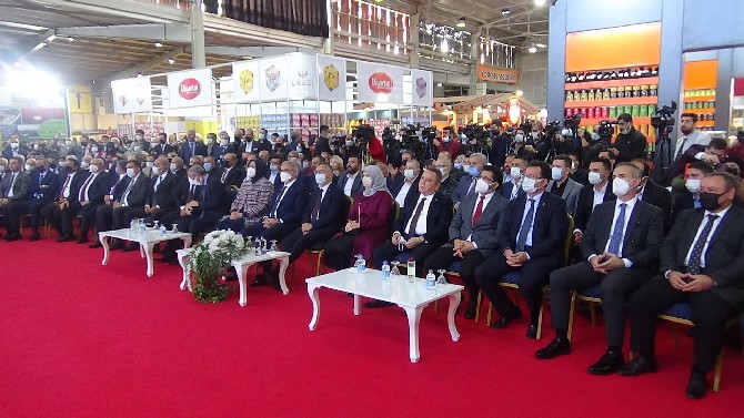 diyarbakirda-6-gun-surecek-olan-mezopotamya-gurme-ve-yoresel-lezzetler-fuari-53-metrelik-orgulu-peynirin-kesimiyle-basladi-1.jpg