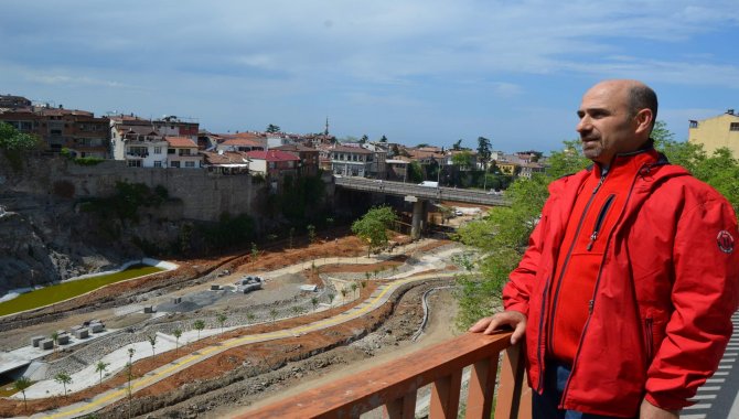 doc.-dr.-coskun-eruz-trabzon’un-tarihi-osmanli-kenti-imaji-hizla-yok-oluyor.jpg