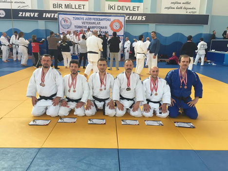doc.-dr.-hamdullah-cuvalci-judo’da-turkiye-3.su-oldu5.jpg doc.-dr.-hamdullah-cuvalci-judo’da-turkiye-3.su-oldu5.jpg