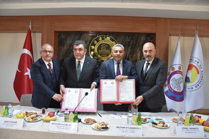 dogu-ile-karadeniz-ekonomik-is-birligi-yapilarak-malatya-ticaret-ve-sanayi-odasi-mtso-ile-rize-ticaret-ve-sanayi-odasi-arasindan-kardes-oda-protokolu-imzalandi-1.jpg