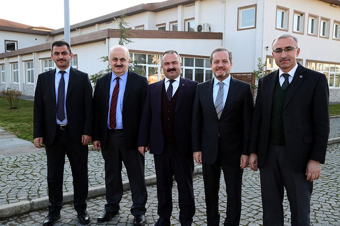 dogu-karadeniz-bolgesi-rektorleri-orduda-bir-araya-geldi-(2).jpg