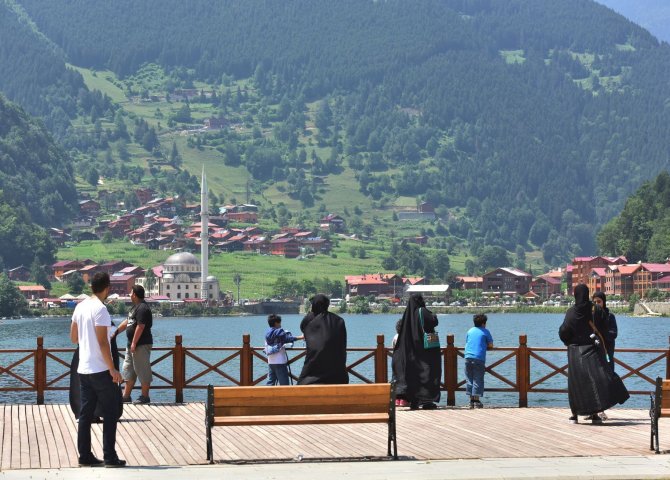 dogu-karadeniz-bolgesini-10-ayda-3-milyon-770-bin-turist-ziyaret-etti-(1).jpg