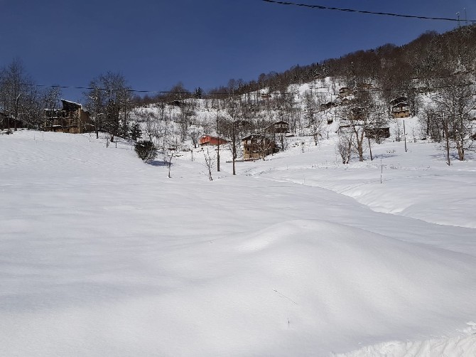 dogu-karadenizde-711-koy-ve-mahalle-yolu-ulasima-kapandi-(5).jpg