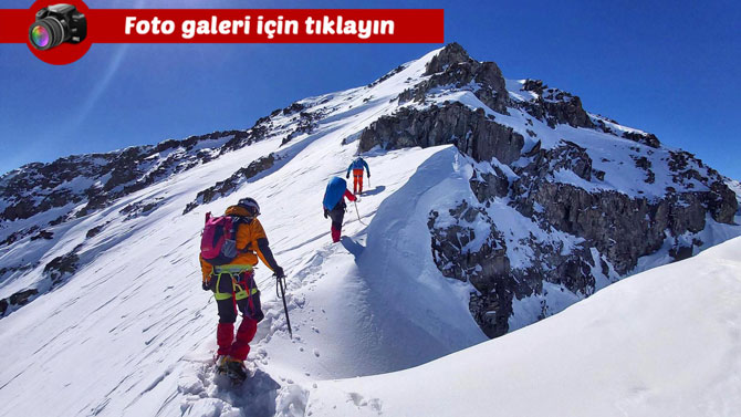 dogu-karadenizli-dagcilardan-kackar-dagi-zirvesine-zorlu-tirmanis.jpg