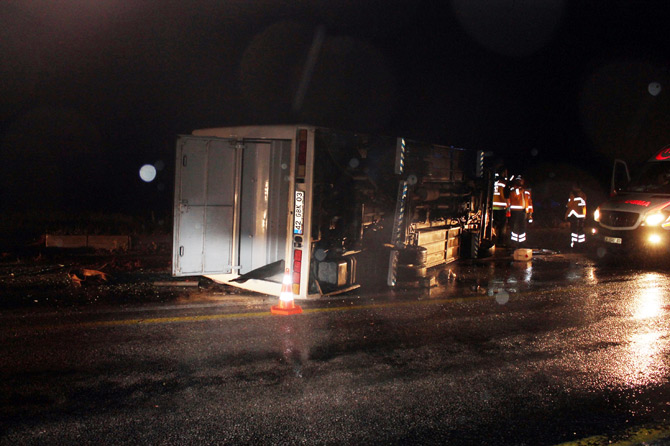 dugune-giden-minibus-takla-atti-1-olu,-11-yarali-2.jpg dugune-giden-minibus-takla-atti-1-olu,-11-yarali-2.jpg