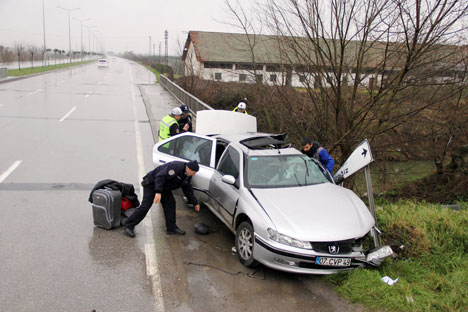 dugune-giderken-olumden-donduler-4.jpg dugune-giderken-olumden-donduler-4.jpg