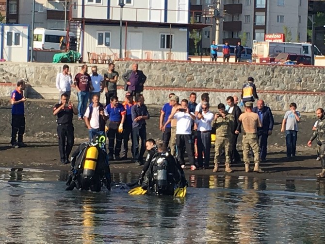 dun-serinlemek-icin-denize-giren-lise-ogrencisinin-cansiz-bedeni-bulundu-(2)-001.jpg