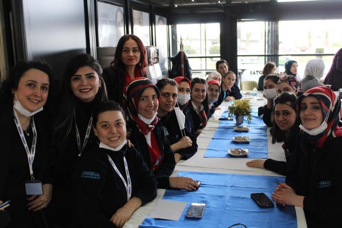 dunya-kadinlar-gunu-dolayisiyla-ozel-imperial-hastanesinde-gorev-yapan-kadinlarin-ozel-gunu-hazirlanan-program-ile-kutlandi-2.jpg