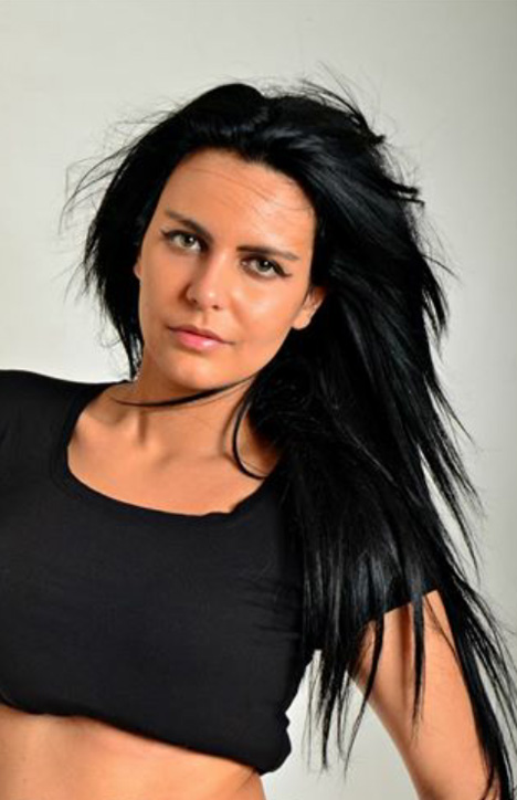 ecem-aka-oyunculuga-goz-kirpiyor.jpg ecem-aka-oyunculuga-goz-kirpiyor.jpg