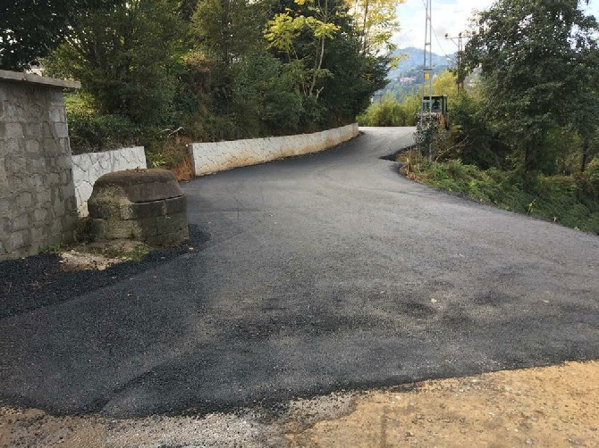 ekim-ve-kasim-aylarinda-58-bin-76-ton-asfalt-dokumu-yapildi-(4).jpg