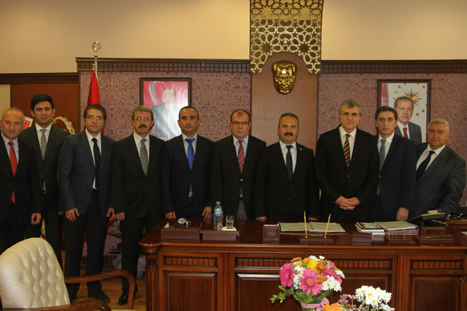 ekrem-yuce’den-yeni-rektore-hayirli-olsun-ziyareti-2.jpg ekrem-yuce’den-yeni-rektore-hayirli-olsun-ziyareti-2.jpg