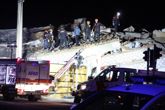 elazigda-deprem-(5).jpg