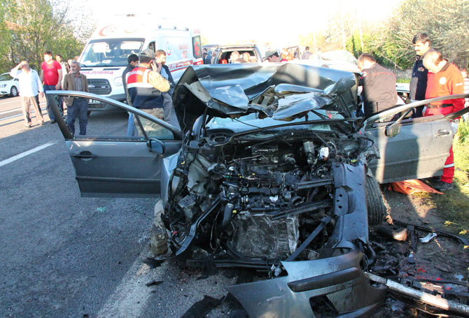 elazigda-trafik-kazasi-5-olu,-2-yarali-1.jpg elazigda-trafik-kazasi-5-olu,-2-yarali-1.jpg